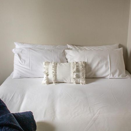 Tates Hotel Вінсор Екстер'єр фото